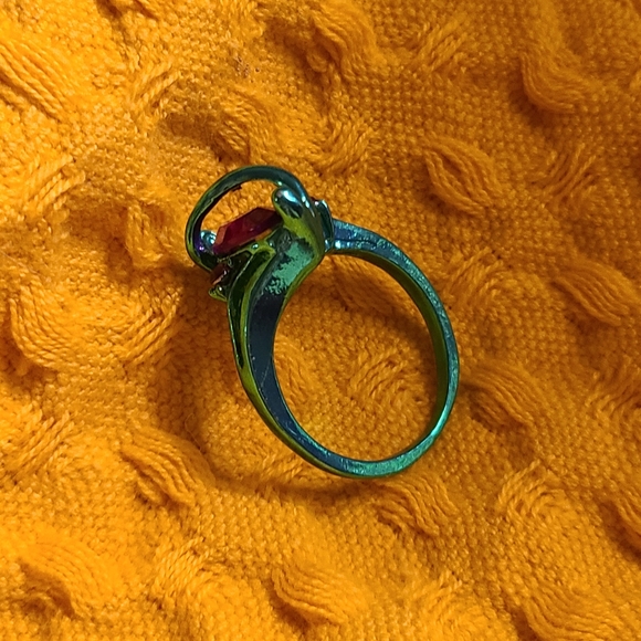 GREEN AND PURPLE GEMSTONE RING WOMEN'S SIZE 8 - Picture 2 of 6